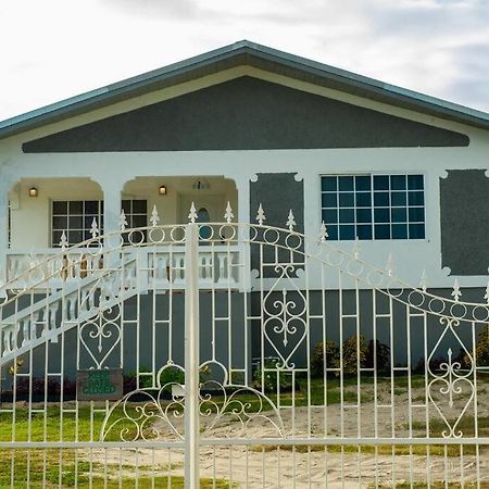 Treasured Gem Hideaway Villa Treasure Beach Exterior photo